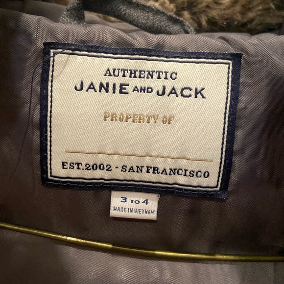 Janie and Jack hooded puffer vest with faux fur trim - Picture 3 of 6